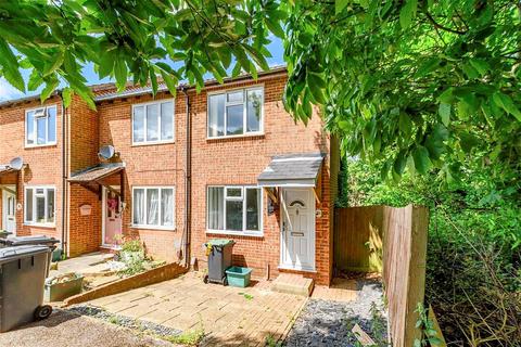2 bedroom end of terrace house for sale, Woodbury Road, Chatham ME5