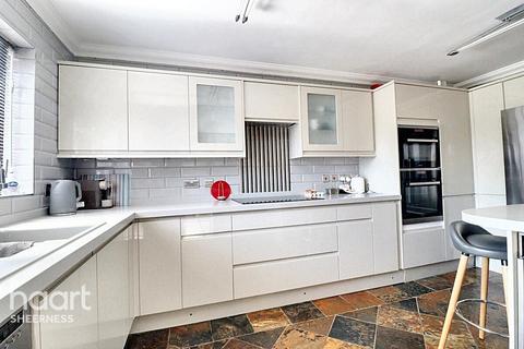 5 bedroom detached house for sale, Minster Road, Minster