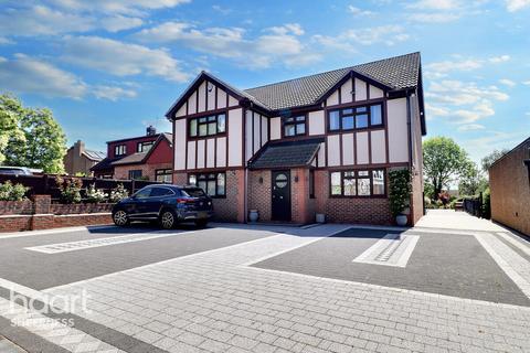 5 bedroom detached house for sale, Minster Road, Minster