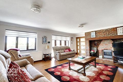 5 bedroom detached house for sale, Minster Road, Minster