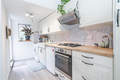 1 bedroom maisonette to rent, Church Lane