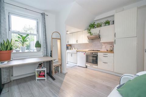 1 bedroom maisonette to rent, Church Lane