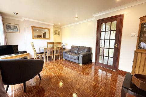 4 bedroom end of terrace house for sale, Roseway, Harlescott, Shrewsbury, SY1
