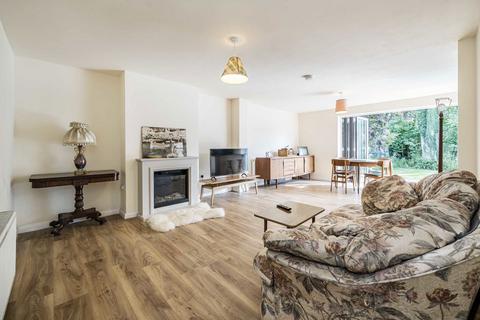 3 bedroom semi-detached house for sale, Claremont Avenue, Sunbury-On-Thames TW16