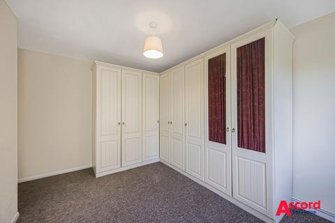 49 Vignoles Road, Romford, RM7 0DT