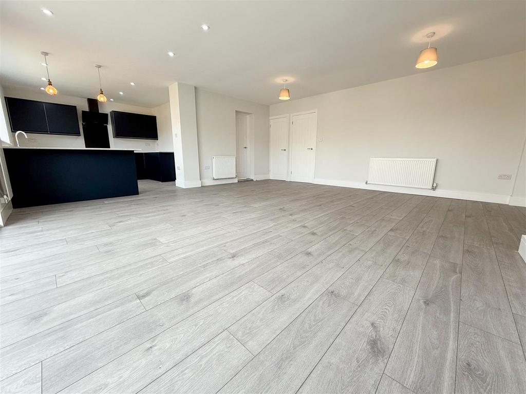 Open plan breakfast kitchen family room