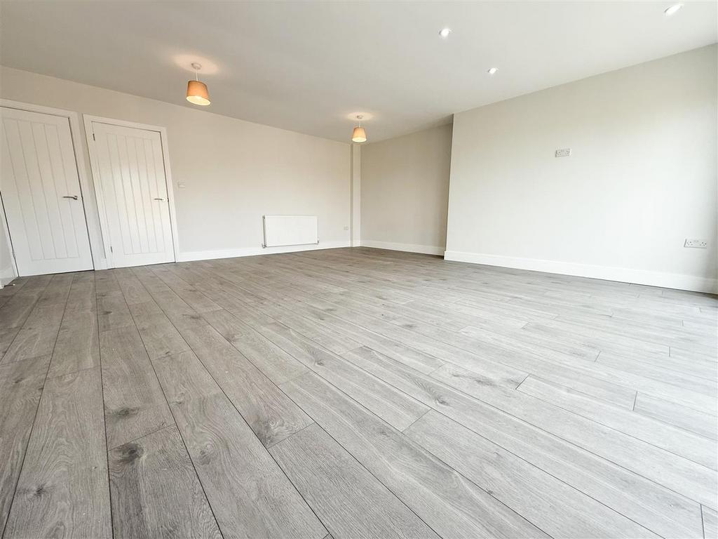Open plan breakfast kitchen family room