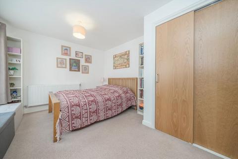 2 bedroom flat for sale, Brownell Place, London W7