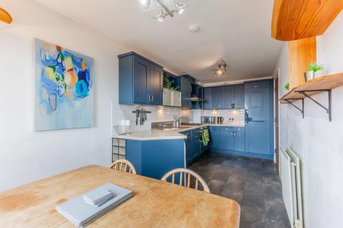 25/17 Springfield Street, EH6 5DE