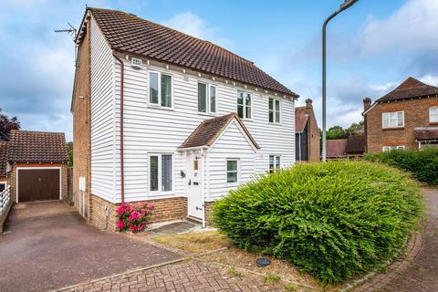 27 Brindles Field, Tonbridge, TN9 2YR