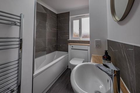 27 Brindles Field, Tonbridge, TN9 2YR