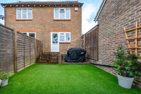 27 Brindles Field, Tonbridge, TN9 2YR