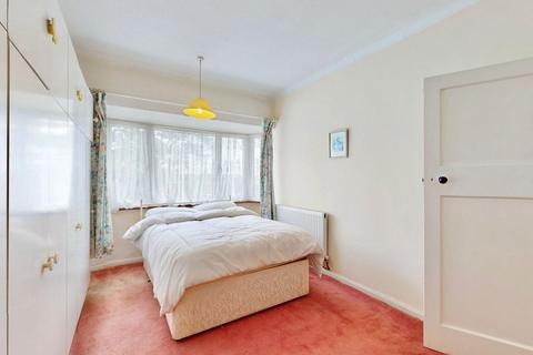 3 bedroom semi-detached house for sale, Gale Street, Dagenham, RM9