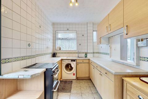 3 bedroom semi-detached house for sale, Gale Street, Dagenham, RM9