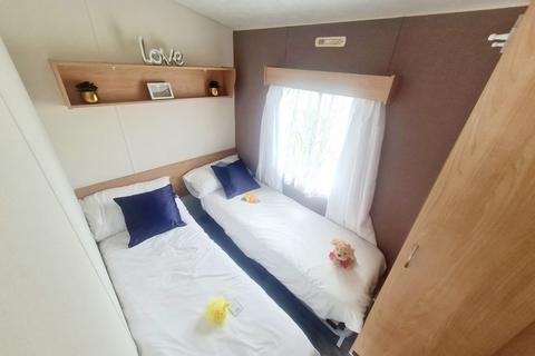 2 bedroom park home for sale, Dovercourt Holiday Park