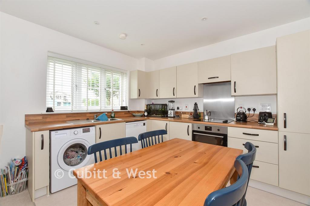 Lounge/Kitchen