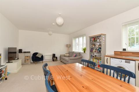 2 bedroom ground floor flat for sale, Lorimer Avenue, Cranleigh, Surrey