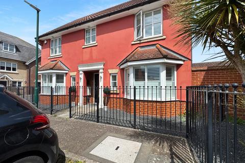 36 Chestnut Avenue, Great Notley, Braintree, CM77 7YJ