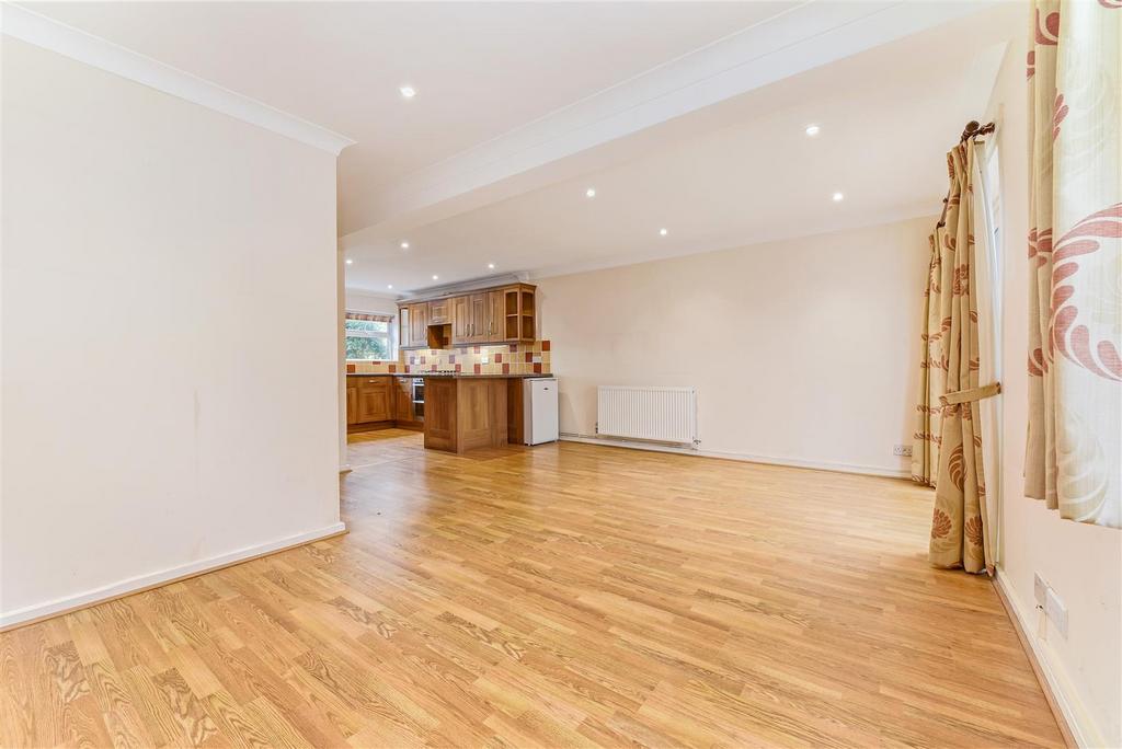 Sitting/Dining Room