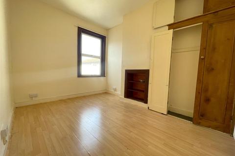 2 bedroom apartment to rent, St Georges Square, Forest Gate E7 8HN