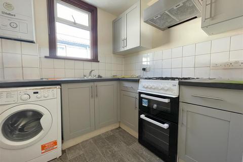 2 bedroom apartment to rent, St Georges Square, Forest Gate E7 8HN