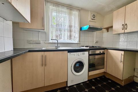 3 bedroom apartment for sale, Sheringham Avenue London, E12 5PF