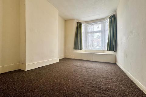3 bedroom apartment for sale, Sheringham Avenue London, E12 5PF