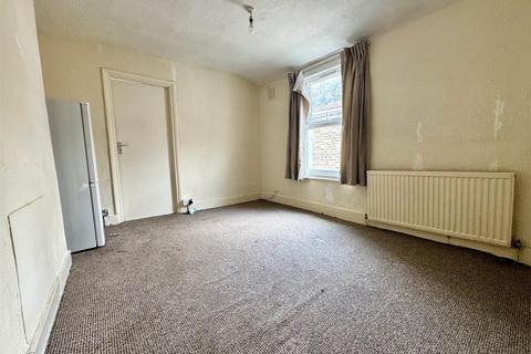 3 bedroom apartment for sale, Sheringham Avenue London, E12 5PF