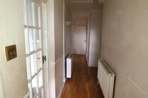 2 bedroom apartment for sale, Baywood Square, Chigwell