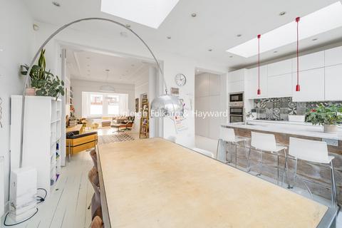 87 Redston Road, London, N8 7HG