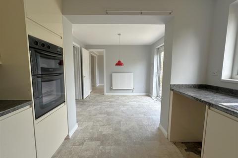 1 Anglesey Mead, Chippenham, SN15 3UB