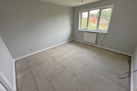 1 Anglesey Mead, Chippenham, SN15 3UB
