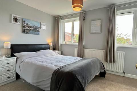 7 Bates Close, Sutton Coldfield, B76 1TL