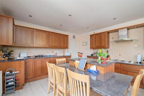 4 bedroom detached bungalow for sale, Methven, Perth