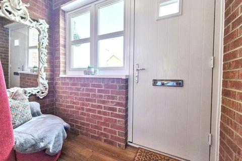 4 bedroom detached house for sale, Cedar Drive, Jarrow, Tyne and Wear, NE32 4BF