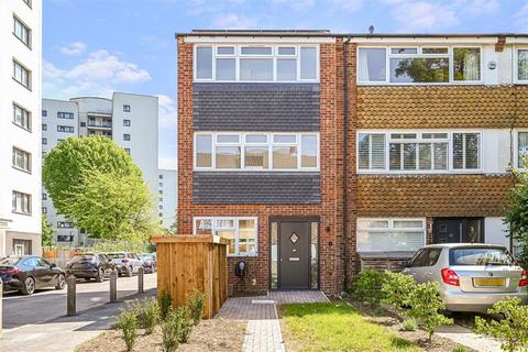 4 bedroom house for sale, Carston Close, London SE12