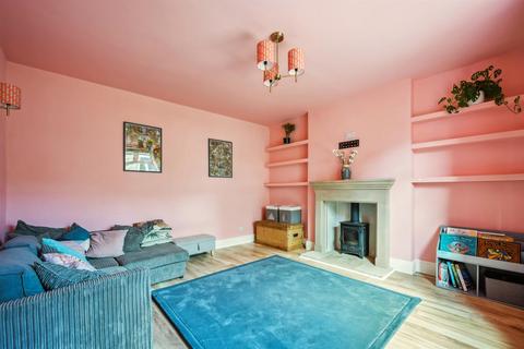 3 Cannonfields, Hathersage, Hope Valley, S32 1AG