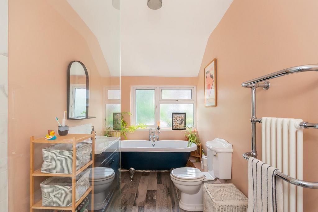 2 S8 RBN - Bathroom B.jpg