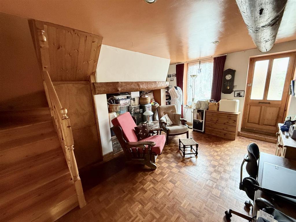 Sitting dining room