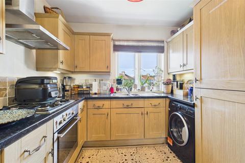 Flat 18, Glebe Court Clarendon Road, Cheshunt, Waltham Cross, EN8 9FB