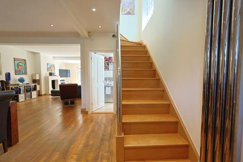 3 bedroom detached house for sale, Cavendish Drive, Edgware, Greater London, HA8