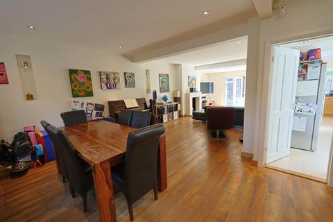 3 bedroom detached house for sale, Cavendish Drive, Edgware, Greater London, HA8