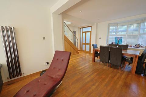 3 bedroom detached house for sale, Cavendish Drive, Edgware, Greater London, HA8