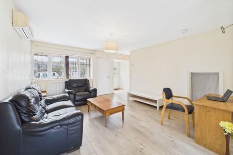 3 bedroom detached house for sale, Badgers Close, Leicester LE4