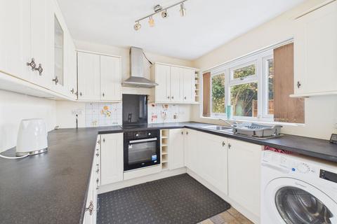 5 Badgers Close, Leicester, LE4 0PW