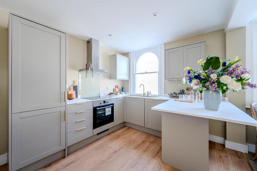 4, KITCHEN1.jpg