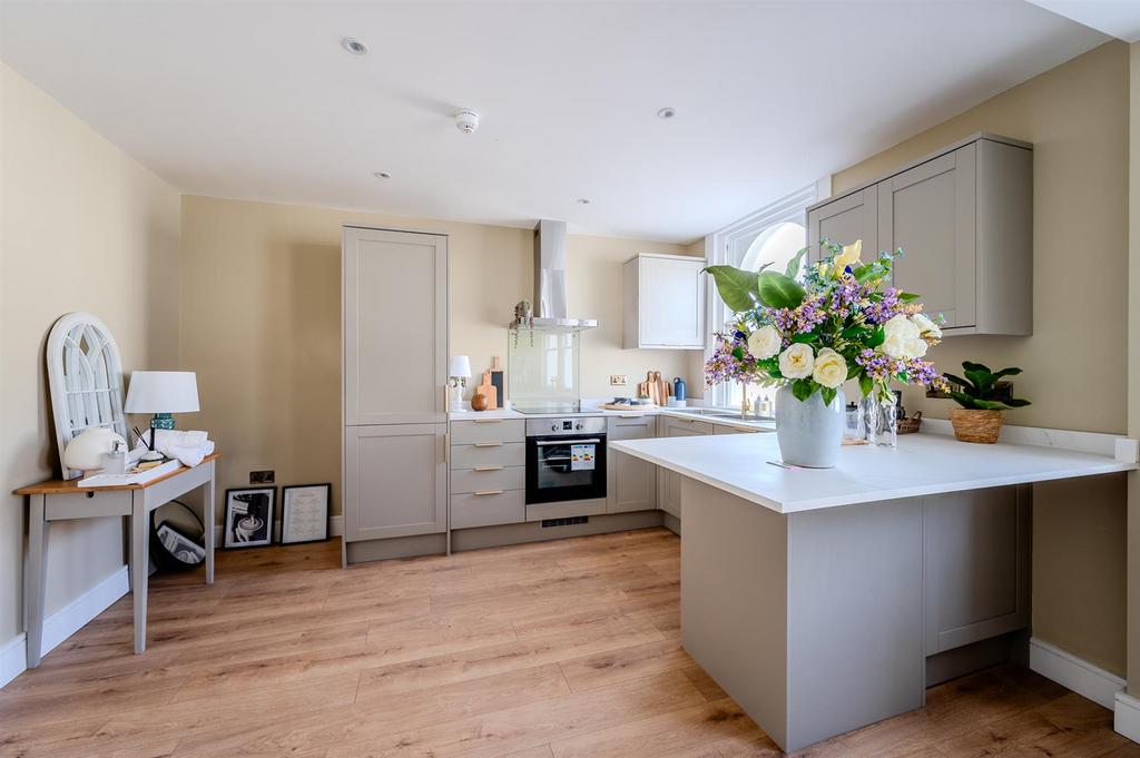4, KITCHEN.jpg