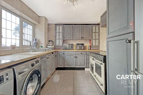 13 Botelers, Basildon, SS16 5SE