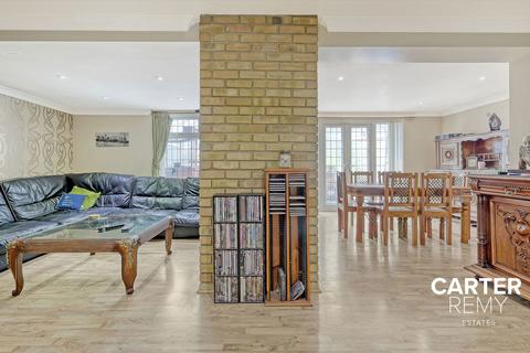 13 Botelers, Basildon, SS16 5SE