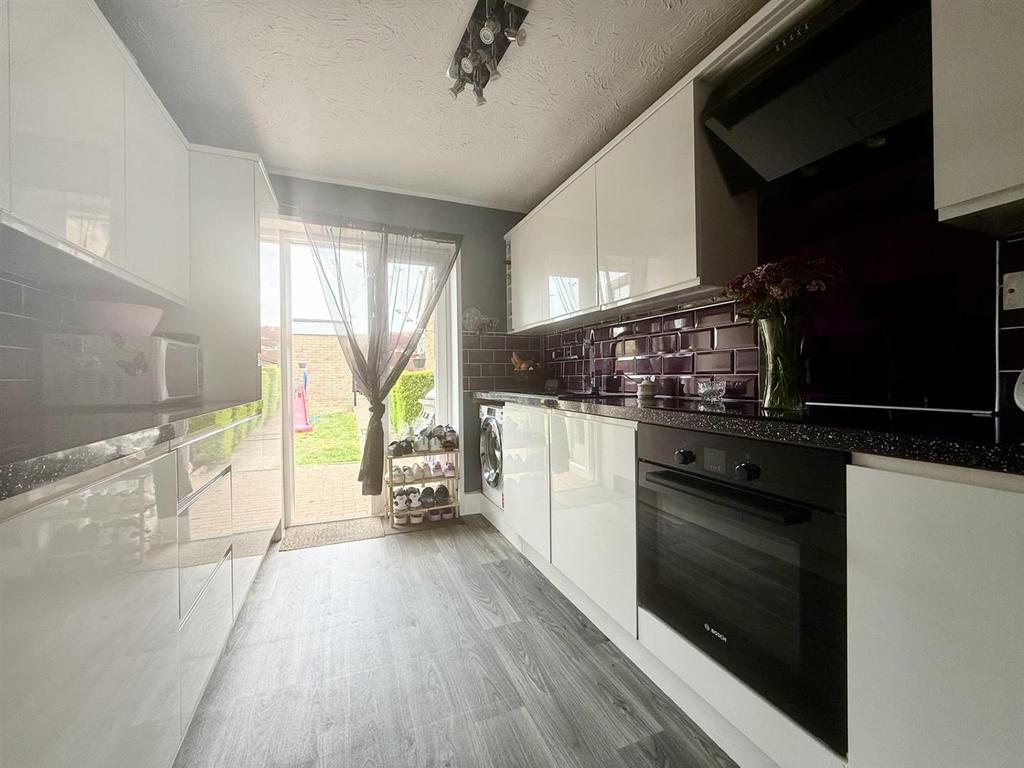 Kitchen1.jpg